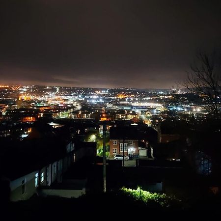 Chimneys Guest House Blackburn  Dış mekan fotoğraf