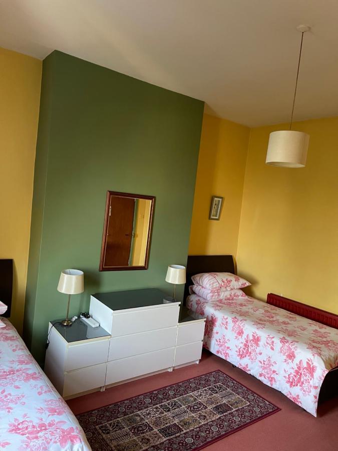Chimneys Guest House Blackburn  Dış mekan fotoğraf