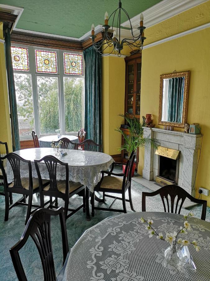 Chimneys Guest House Blackburn  Dış mekan fotoğraf