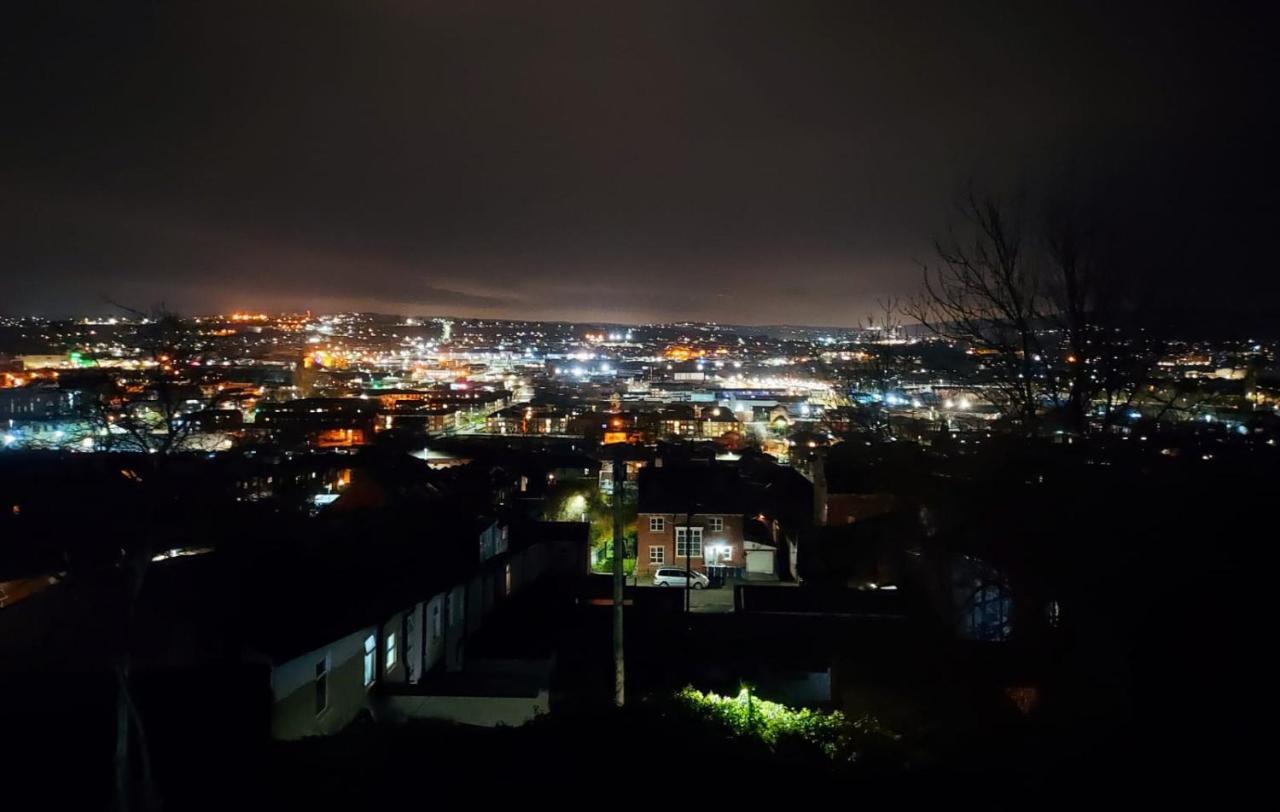 Chimneys Guest House Blackburn  Dış mekan fotoğraf